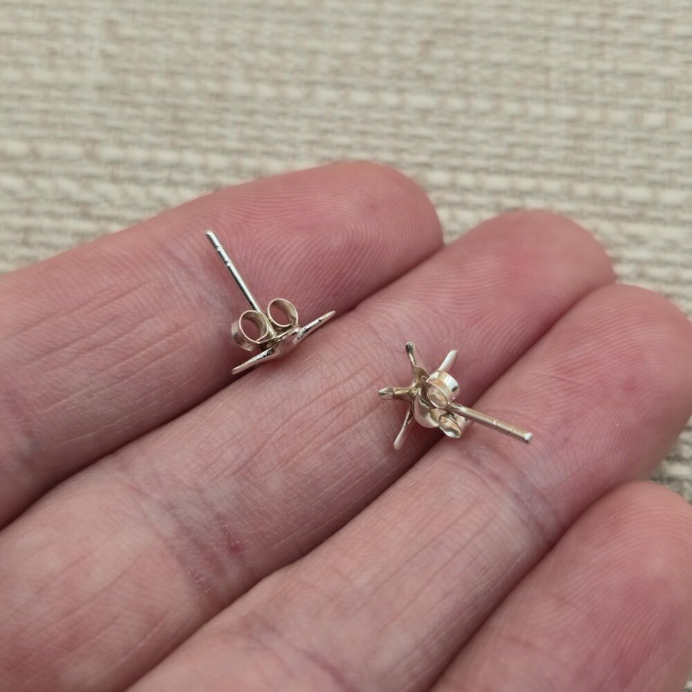 Sterling Silver Small Starfish Stud Earrings A5299 - Picture 3 of 5